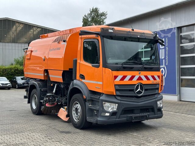 Barredora de calzadas MERCEDES-BENZ ACTROS 1830 4x2 Kehrmaschine BUCHER OPTIFANT8000