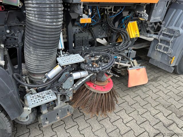 Barredora de calzadas MERCEDES-BENZ ACTROS 1830 4x2 Kehrmaschine BUCHER OPTIFANT8000