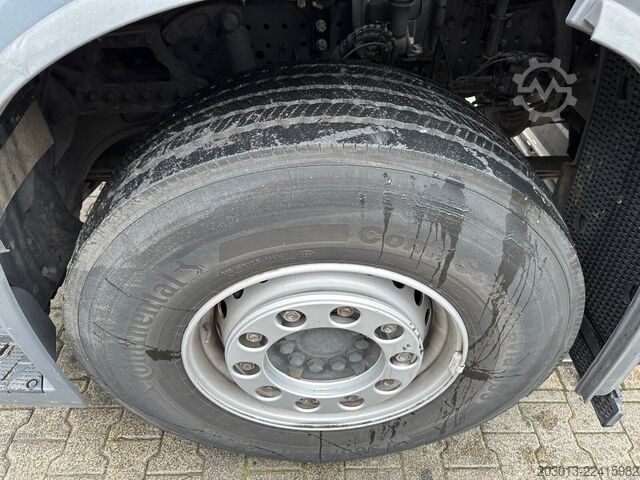 Barredora de calzadas MERCEDES-BENZ ACTROS 1830 4x2 Kehrmaschine BUCHER OPTIFANT8000