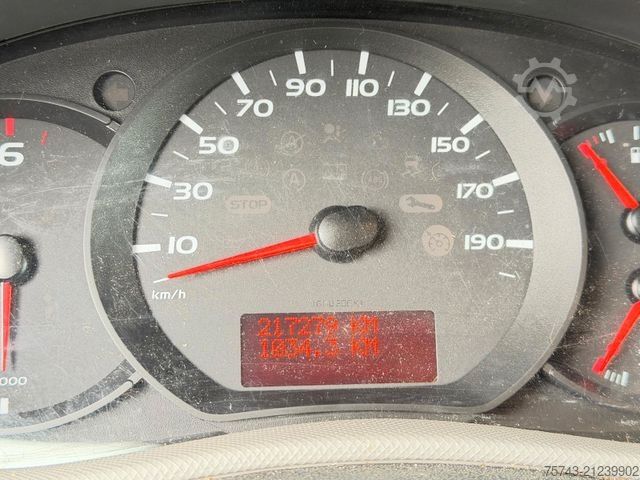 Livestock transporter RENAULT Master STX Haras 3 Sitzer