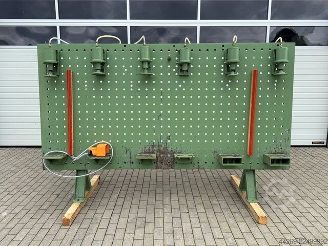  UNBEKANNT 