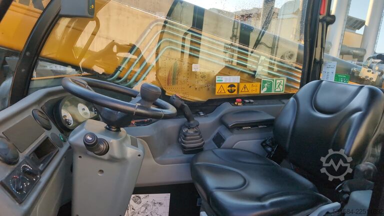 מעמיס טלסקופי ליבהרר T 33-10 | 9.75 מטר Liebherr T33-10