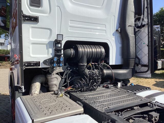 Standard tractor unit Ford F-Max