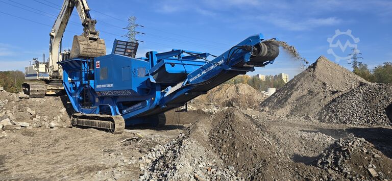 Backenbrecher auf Kettenfahrwerk Powerscreen Metrotrak 900x600