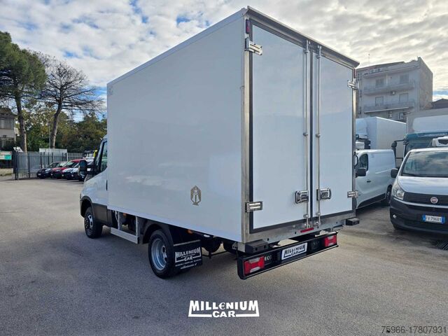 Furgone con carrozzeria frigorifero IVECO DAILY 35-15 EURO 6 CELLA 3,40 FRC 2027