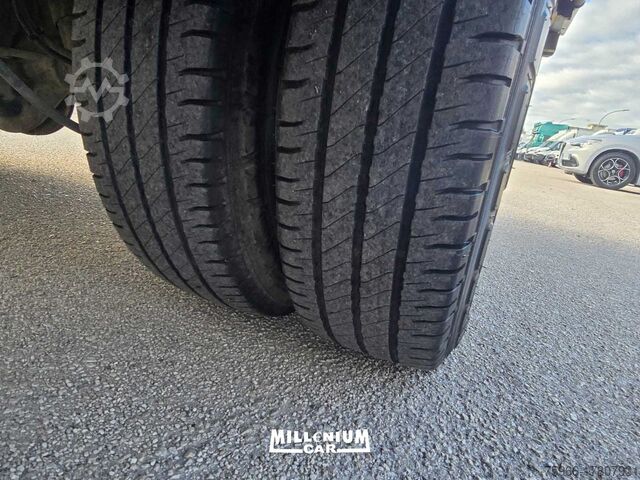 Furgone con carrozzeria frigorifero IVECO DAILY 35-15 EURO 6 CELLA 3,40 FRC 2027