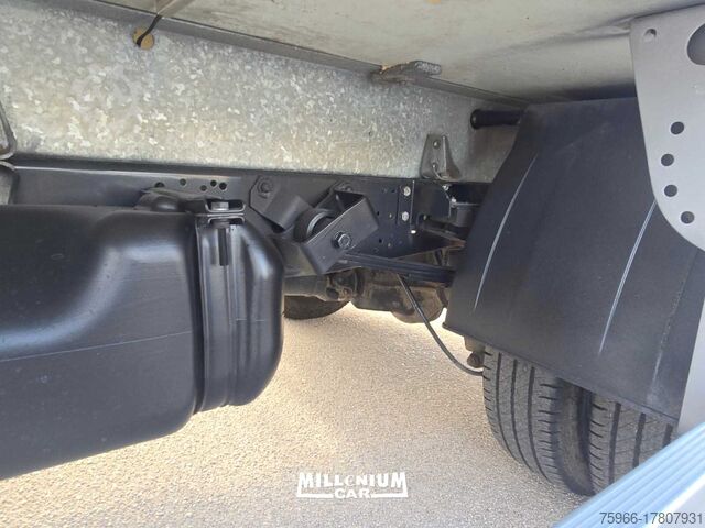 Furgone con carrozzeria frigorifero IVECO DAILY 35-15 EURO 6 CELLA 3,40 FRC 2027