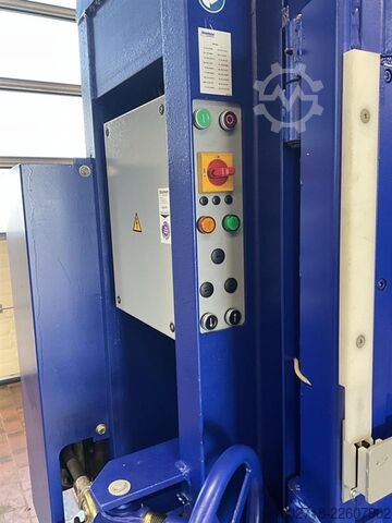 מכבש חבילות Strautmann PP1207