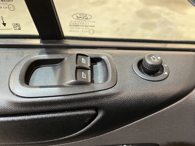 รถตู้ Ford Transit Custom 300 2.0 TDCI L1H1 Trend 130 PK /...