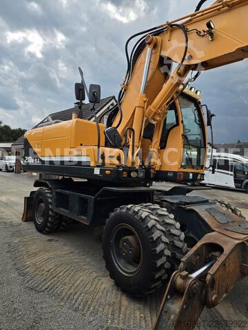 Mobile excavator HYUNDAI ROBEX 210W-9