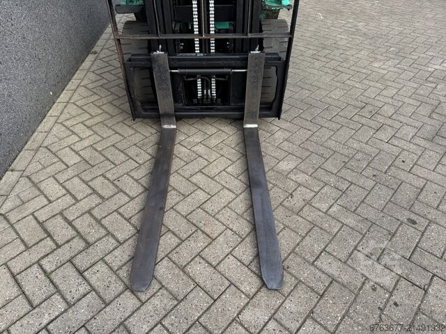 Mitsubishi FG25N Triplex 550 Slobodni dizanje / Bočni pomak LPG 2012 MITSUBISHI FG25N Triplo 550 Freelift / Sideshift LPG 2012