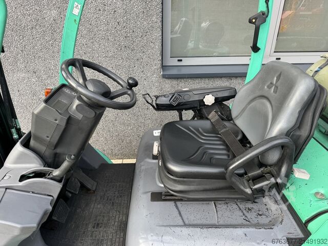 Mitsubishi FG25N Triplex 550 Slobodni dizanje / Bočni pomak LPG 2012 MITSUBISHI FG25N Triplo 550 Freelift / Sideshift LPG 2012