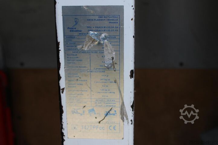 Автомобільна підйомна платформа Renault Master  France-Elevateur 14m - 2 b 265kg