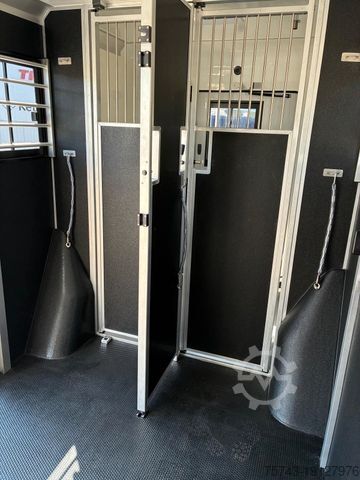 Transportor de animale MERCEDES-BENZ STX Sprinter  GG 4,100KG  Haras Hengste