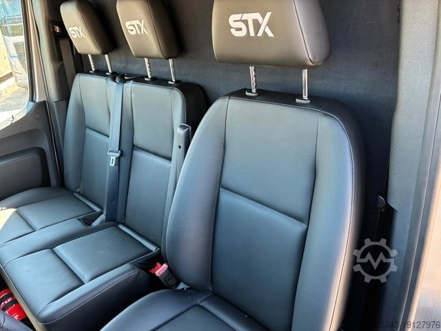 Transportor de animale MERCEDES-BENZ STX Sprinter  GG 4,100KG  Haras Hengste