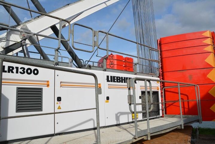 เครนเคลื่อนที่ Liebherr LR 1300 SX