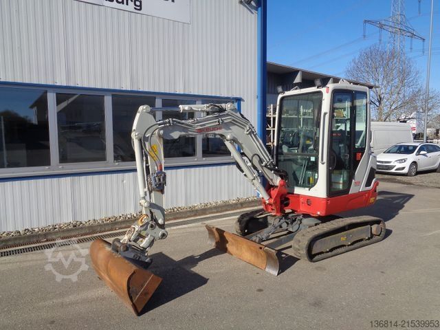 Μίνι εκσκαφέας TAKEUCHI TB 225 Powertilt Löffel Taklock 2.400 kg