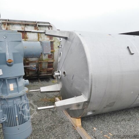 Cuve agitatrice isolée de 8000 litres, Aisi 304, avec agitateur à pales et système de boule de lavag  7241