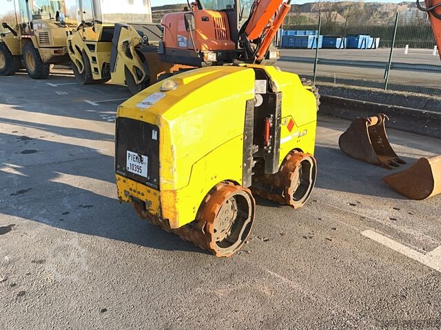Rolle tandem Ammann ARR 1575 – Remote-Controlled Trench Roller Ideal for Soil Compaction